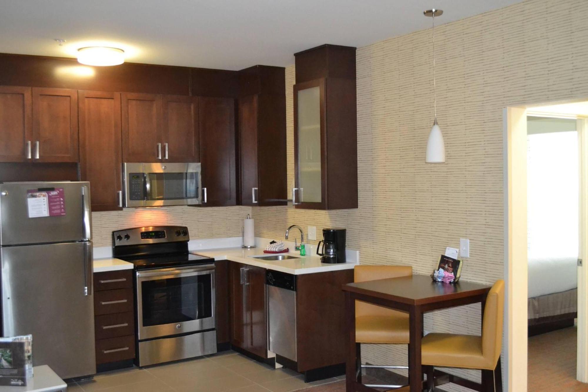 By Marriott Savannah Airport Hotel 3*