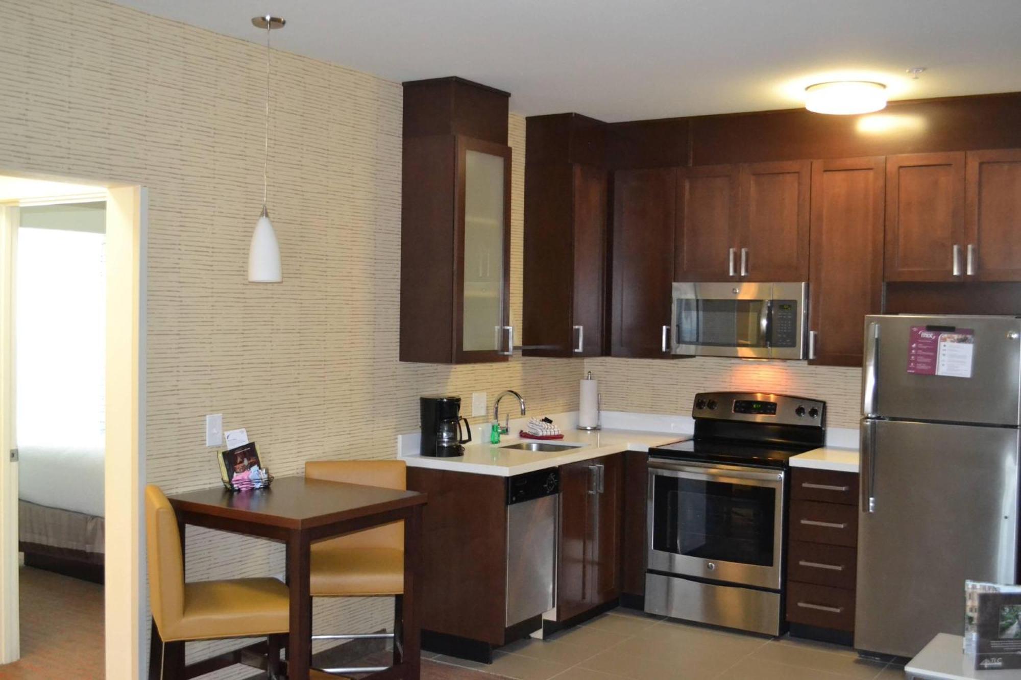 By Marriott Savannah Airport 3*