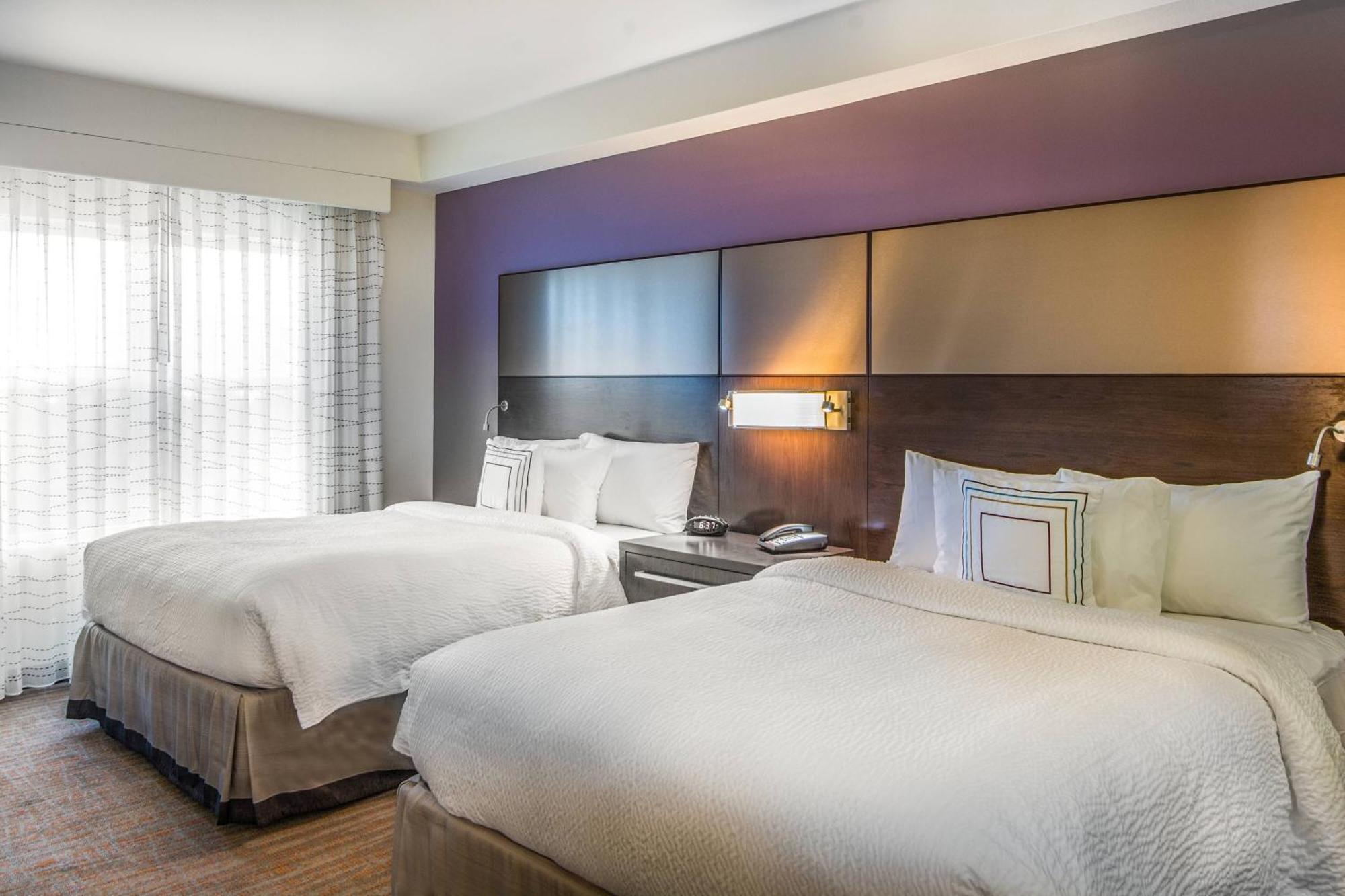 By Marriott Savannah Airport Hotel