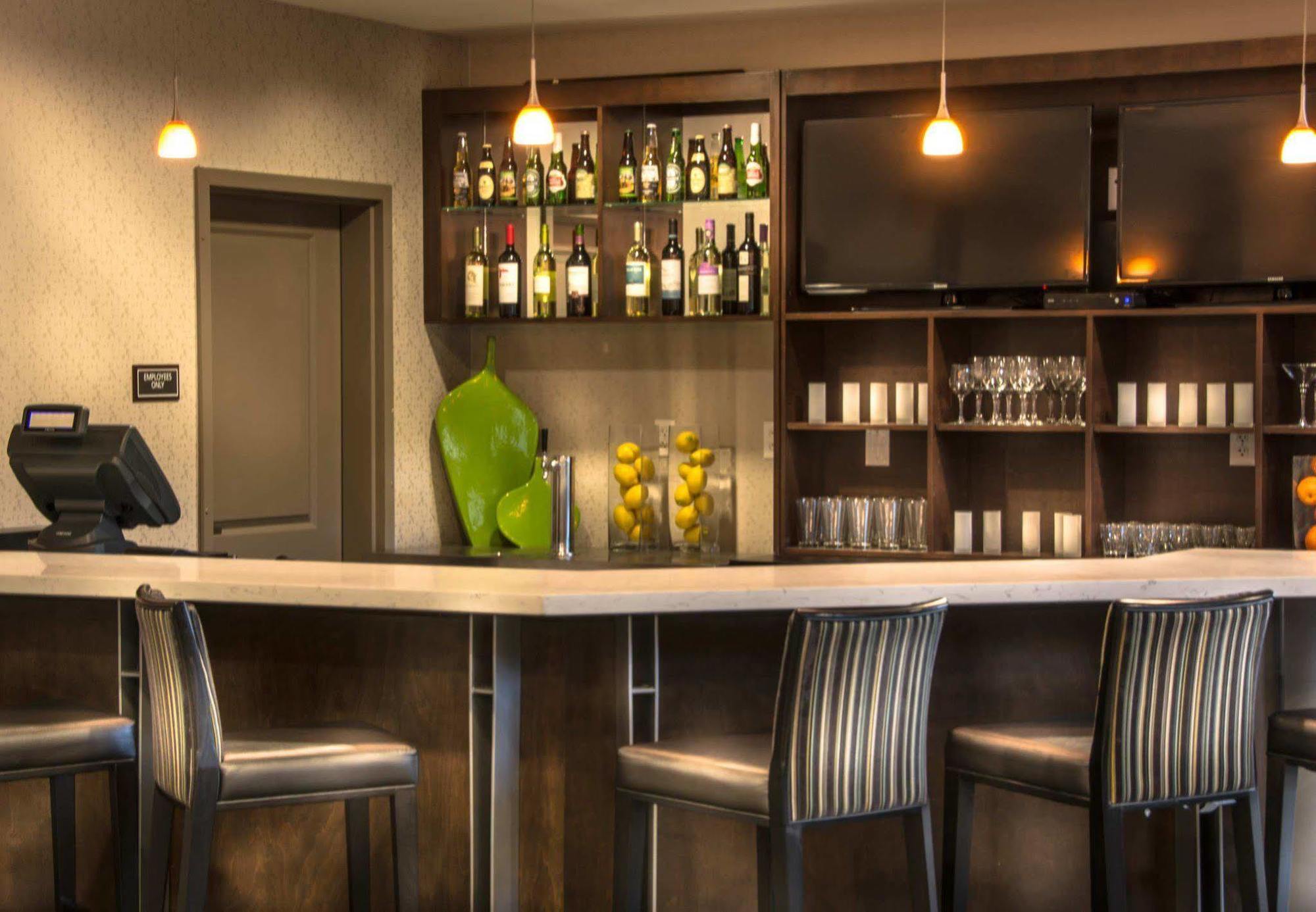 By Marriott Savannah Airport 3*