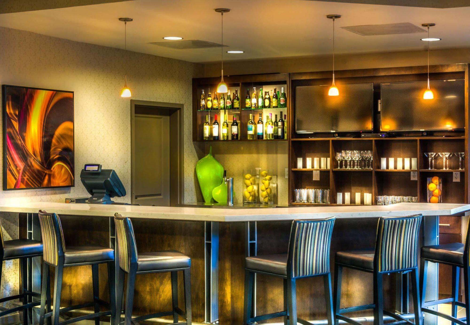 By Marriott Savannah Airport Hotel